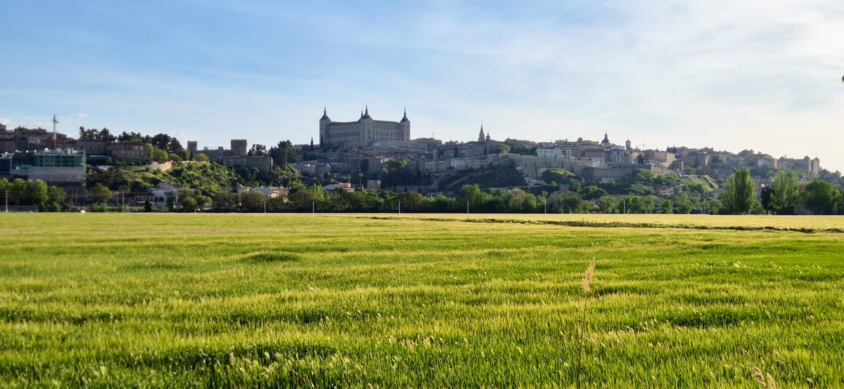 Llegada a Toledo cruzando el Puente de Alcántara