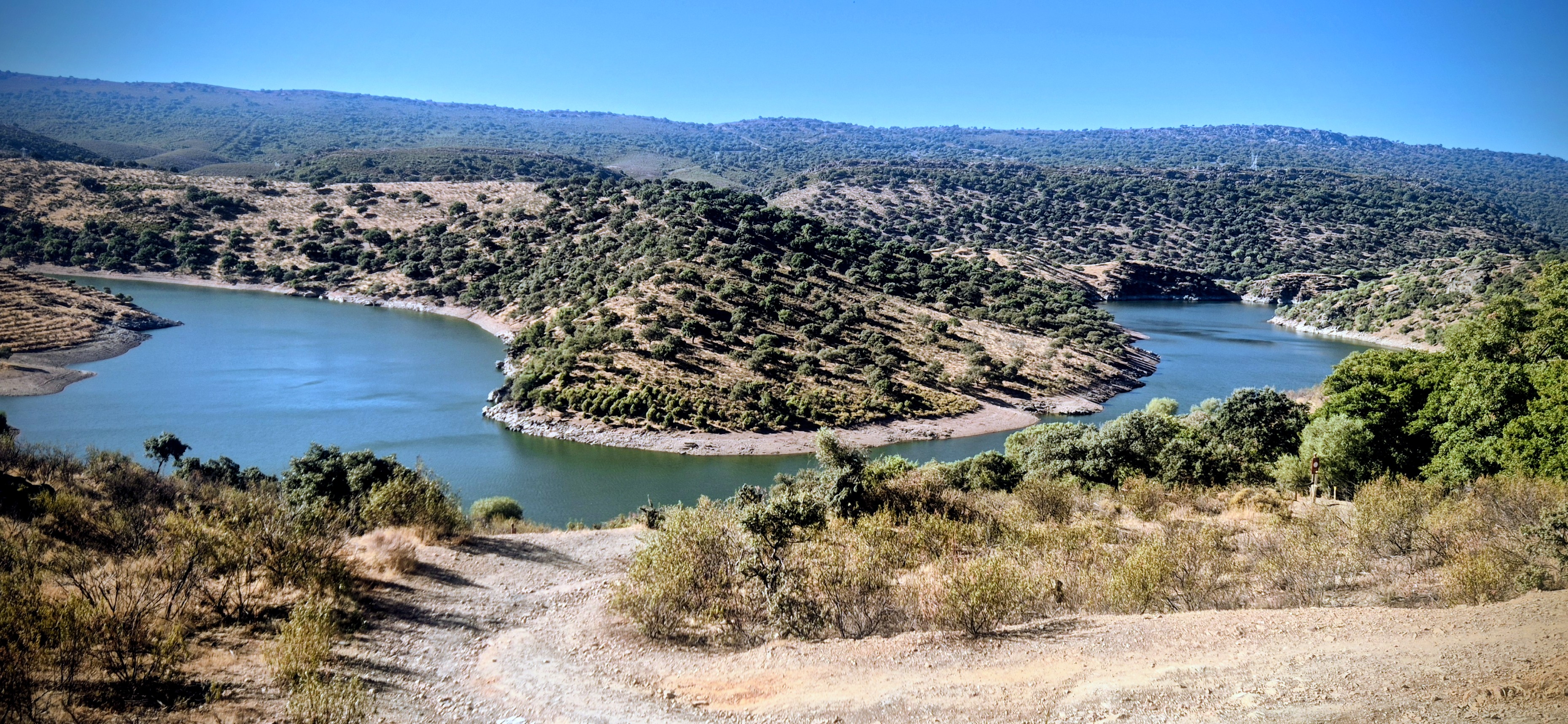 Mirador El Pliegue sobre el embalse de Torrejón y las hoces del Tajo