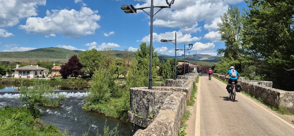 puente medieval de Salinas de Pisuerga
