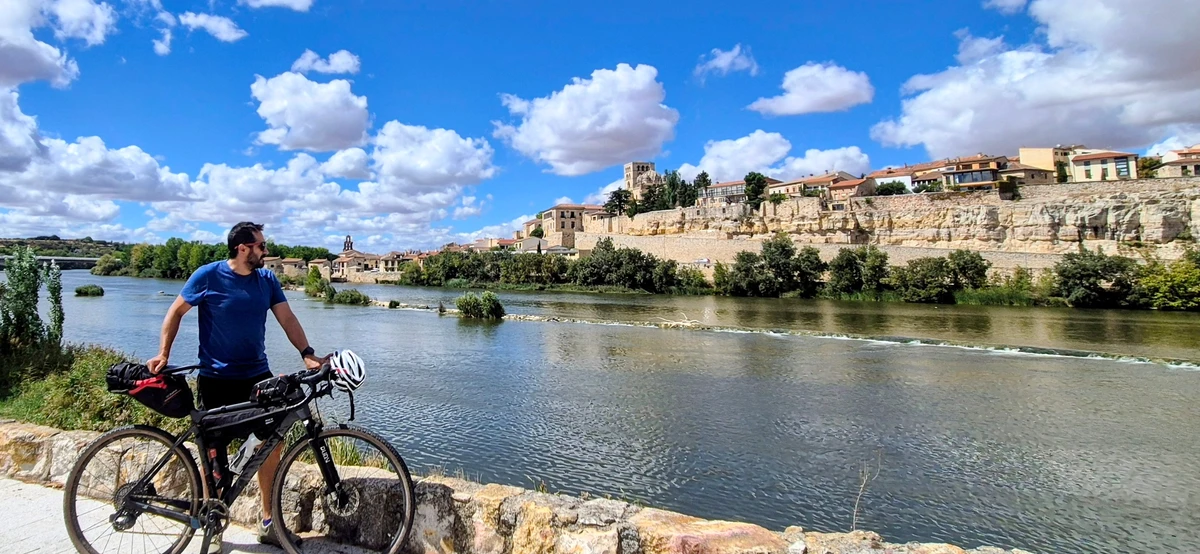 Vista de Zamora desde la margen izquierda del Duero, una de las estampas más bonitas de España.